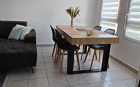 Le Cocon De Soie Superbe T3 A Vaulx En Velin